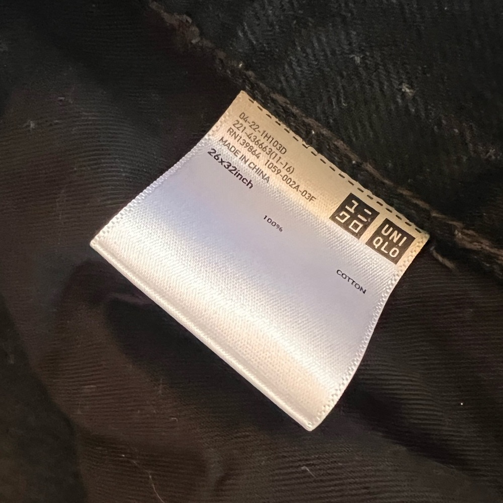 UNIQLO UNISEX CLASSIC BLACK JEANS CAPSULE WARDROBE CLOSET STAPLE PREP PREPPY EUC - Picture 12 of 12